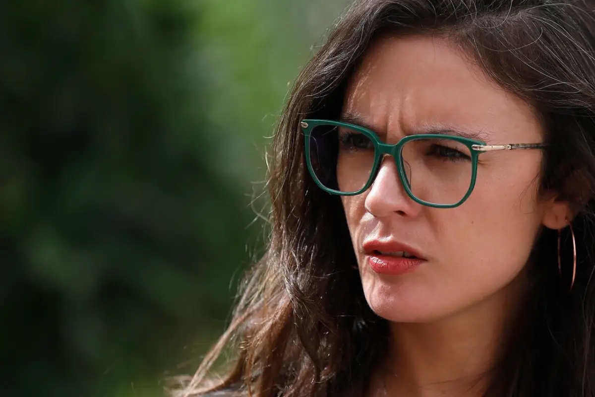 Camila Vallejo, Agencia Uno