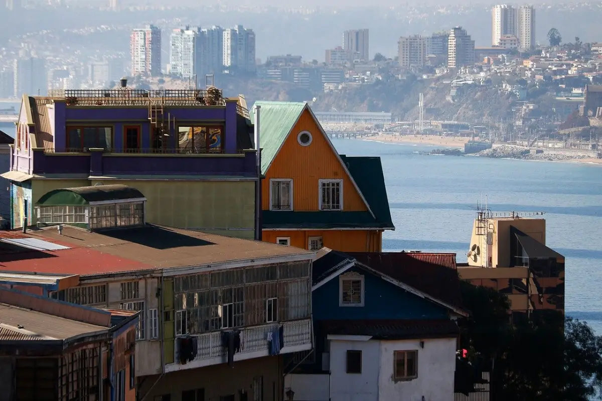 Tras estudio en Valparaíso se registra presencia de contaminantes en agua potable. (Foto: Agencia Uno), Agencia Uno