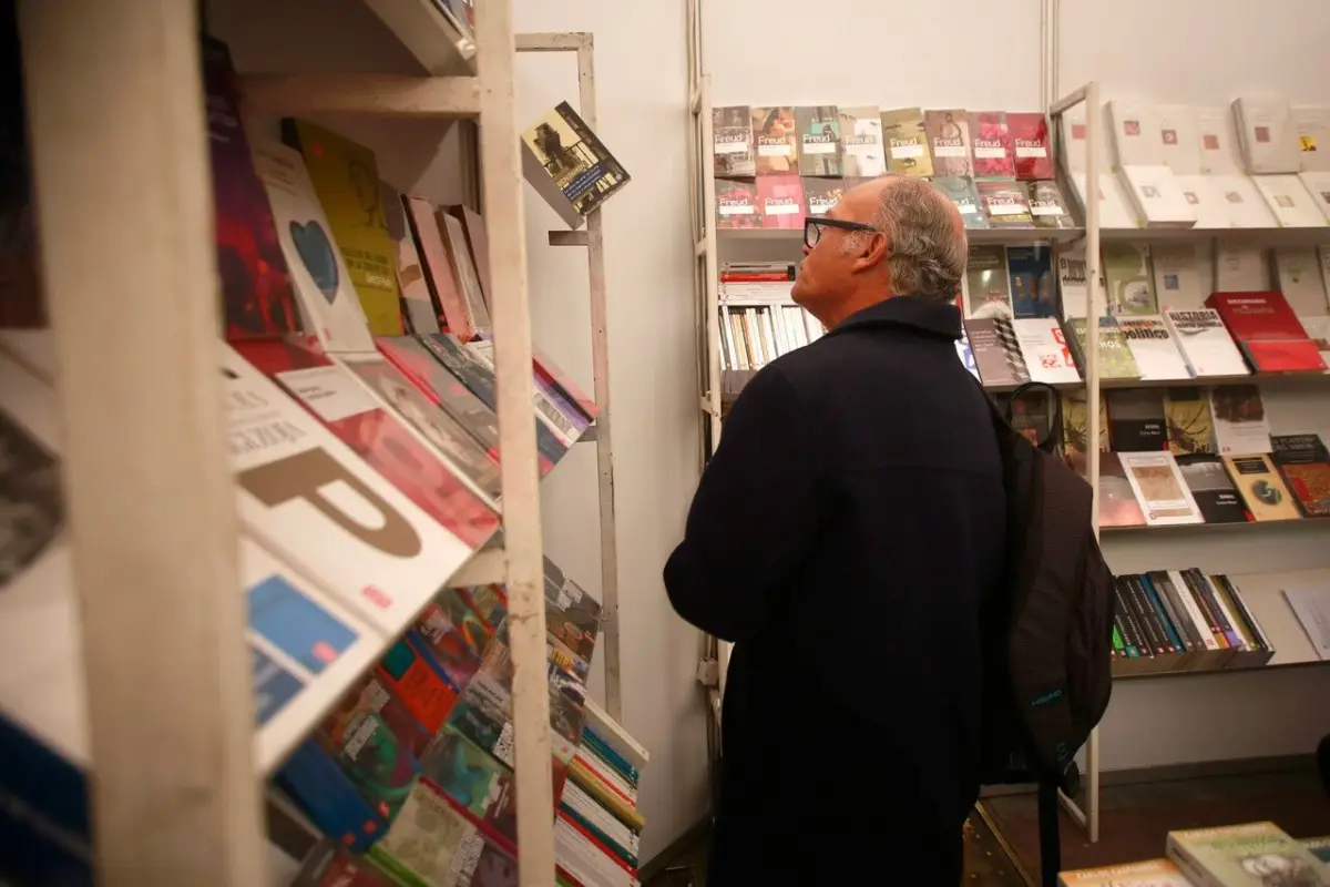 Detención del director de la Cámara Chilena del Libro tras artículos falsificados. (FOTO: Agencia Uno), Agencia Uno