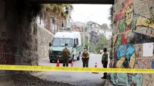Carabineros de Chile en busca de prófugo de la justicia. Foto: Agencia Uno., Agencia Uno