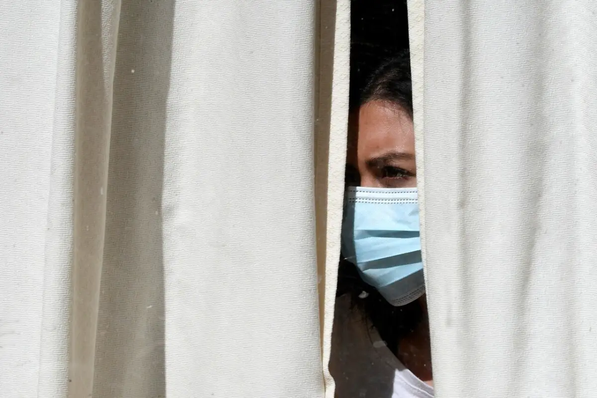 El informe señala que en los últimos cinco días, España sumó 350 muertes y 54.147 infecciones, Agencia Uno