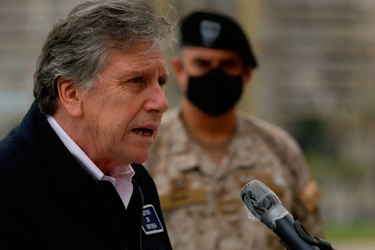 Clínica Alemana informó que Alberto Espina se encuentra estable. Foto: Agencia Uno., Agencia Uno