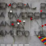 Conmemoración de los 10 años del fallecimiento de Daniel Zamudio en el Cementerio General, tras sufrir un ataque homofóbico. Foto: Agencia Uno., Agencia Uno