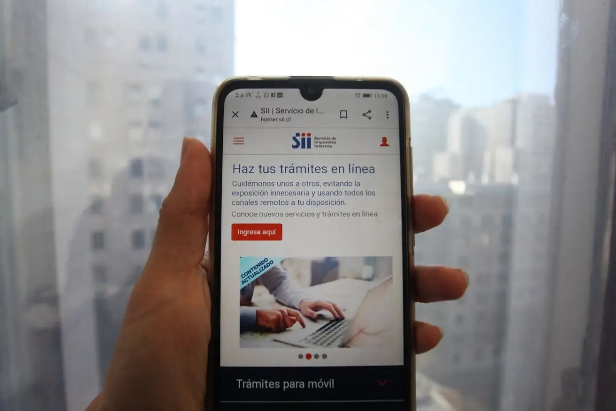 El trámite se realiza a través de la página del SII. Foto: Agencia Uno., Agencia Uno