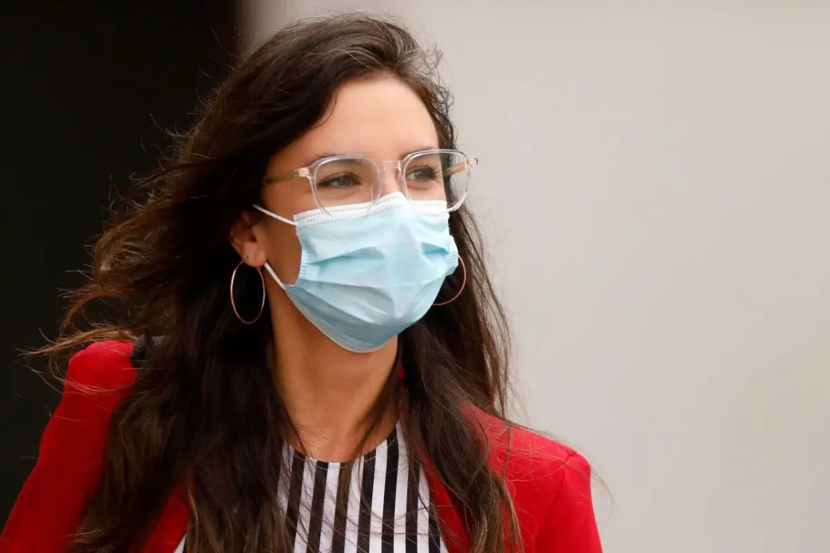 Camila Vallejo afirmó que es un día importante, un día de memoria histórica. Foto: Agencia Uno., Agencia Uno