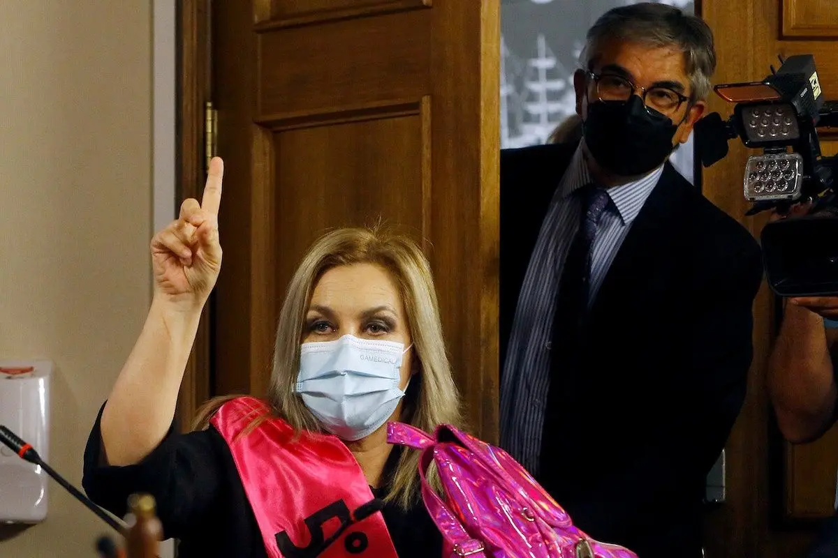 pa.jpg, Pamela Jiles acusó a Karol Cariola de torpedear el quinto retiro. Foto: Agencia Uno.