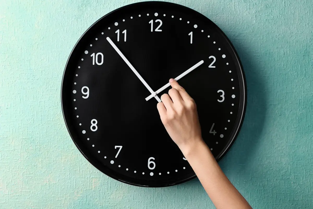 cambio-hora-invierno-verano-energia-ahorro-salud-sostenibilidad-bbva-e1635164719829-1.jpg, Los relojes deben retroceder una hora para privilegiar la luz de día por las mañana
