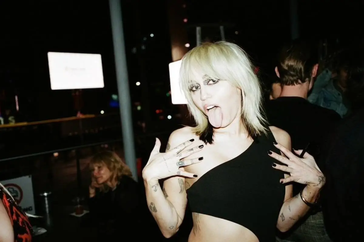 274613669_316289960517876_2604731471732086524_n_x1x.jpg, Miley Cyrus reveló que se contagió de Covid-19 en su paso por Latinoamérica. (FOTO: Instagram).