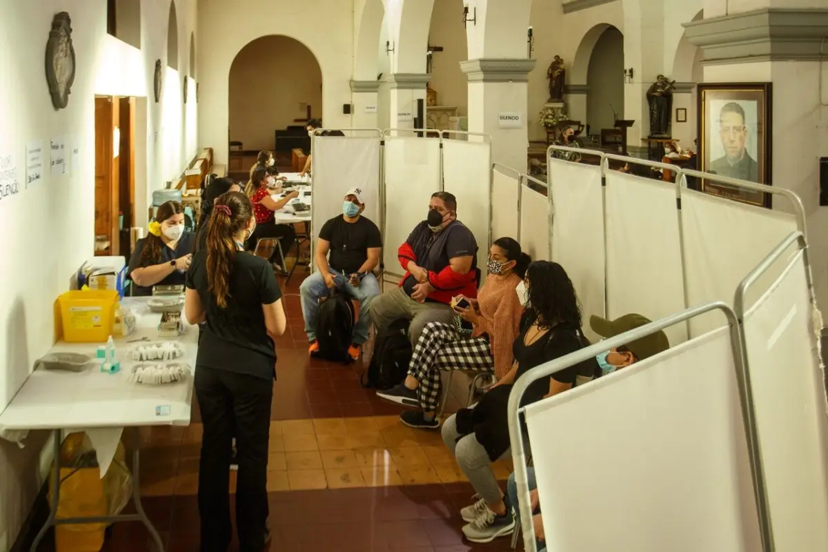 Conoce las nuevas fechas para recibir la cuarta dosis de refuerzo. (FOTO: Agencia Uno)., Agencia Uno