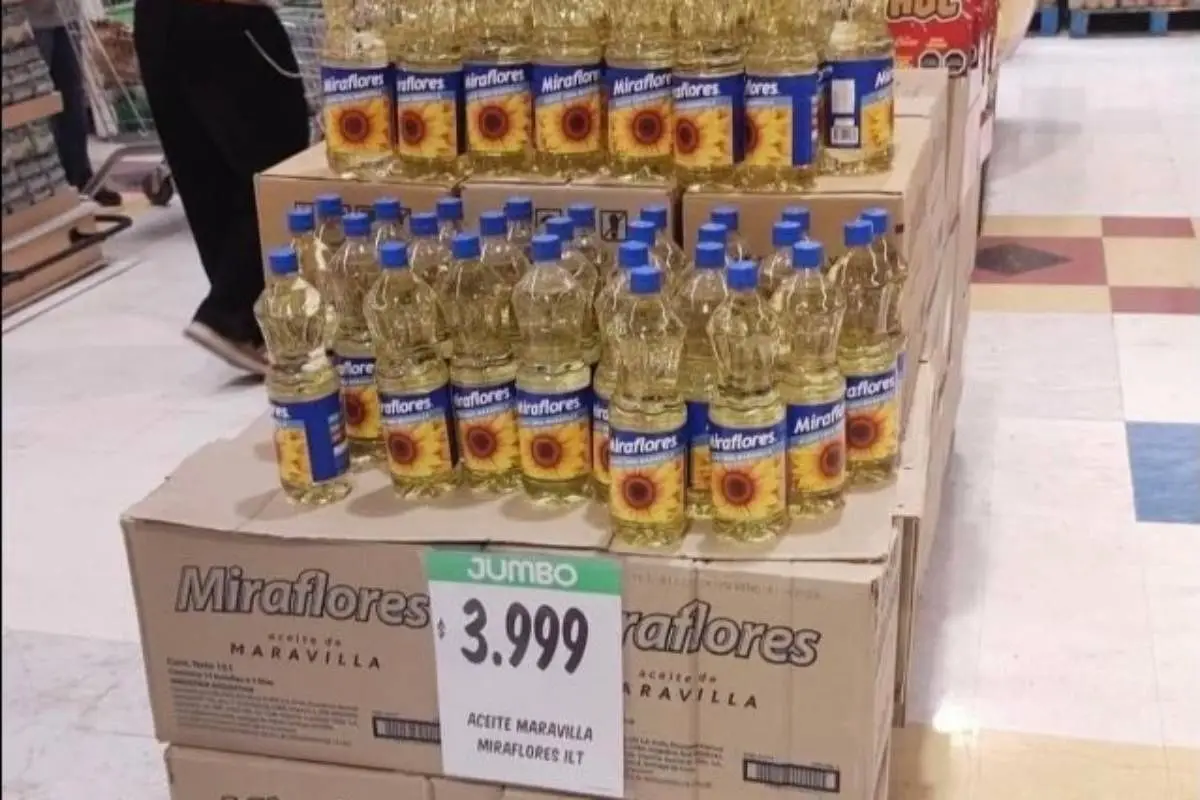 img_6857_x1x.jpg, El aceite vegetal alcanzó un alza de casi un 70%, según la Oficina de Estudios y Políticas Agrarias (ODEPA). Foto Twitter