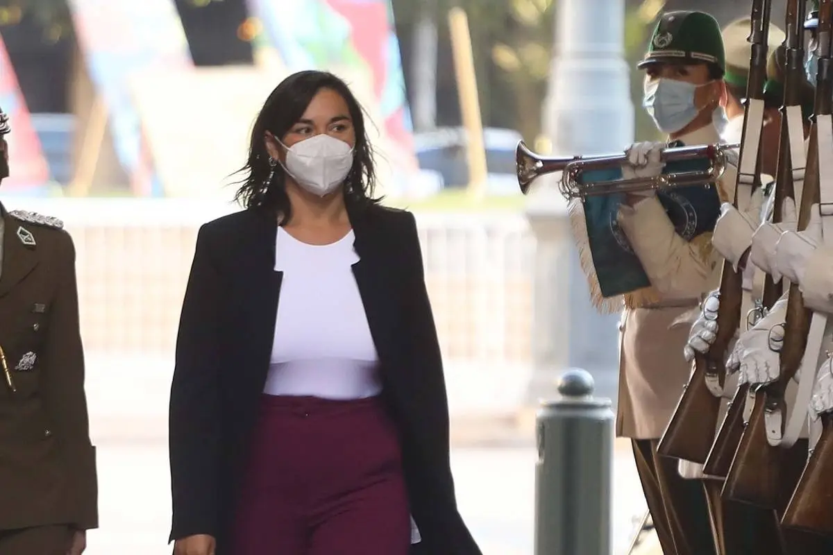 La ministra suspendió su agenda y se reunió con el Presidente Gabriel Boric., Agencia Uno