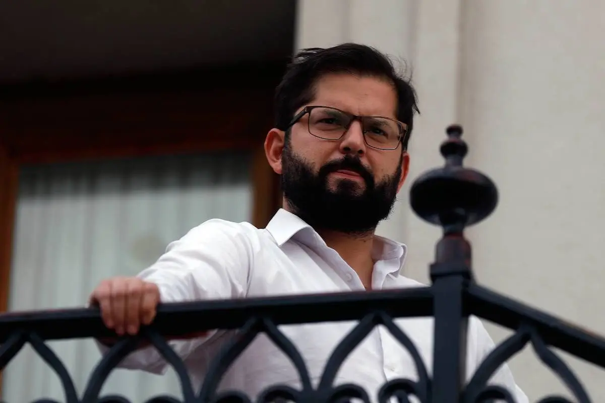 Boric entregó respaldo a Izkia Siches tras dichos sobre avión con migrantes., Agencia Uno