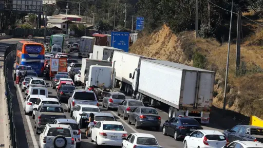Usuarios de la Ruta 68 tardaron hasta 4 horas entre Valparaíso y Santiago, Agencia Uno