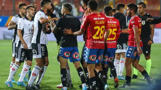 Unión Española venció por 2-1 a Colo Colo, en un duelo marcado por la polémica del VAR. Foto: Agencia Uno, Agencia Uno