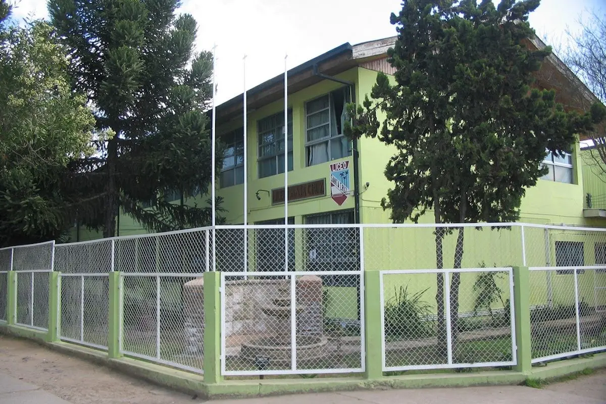 liceo_santa_cruz.jpeg, Fachada del Liceo Santa Cruz, Wikipedia.