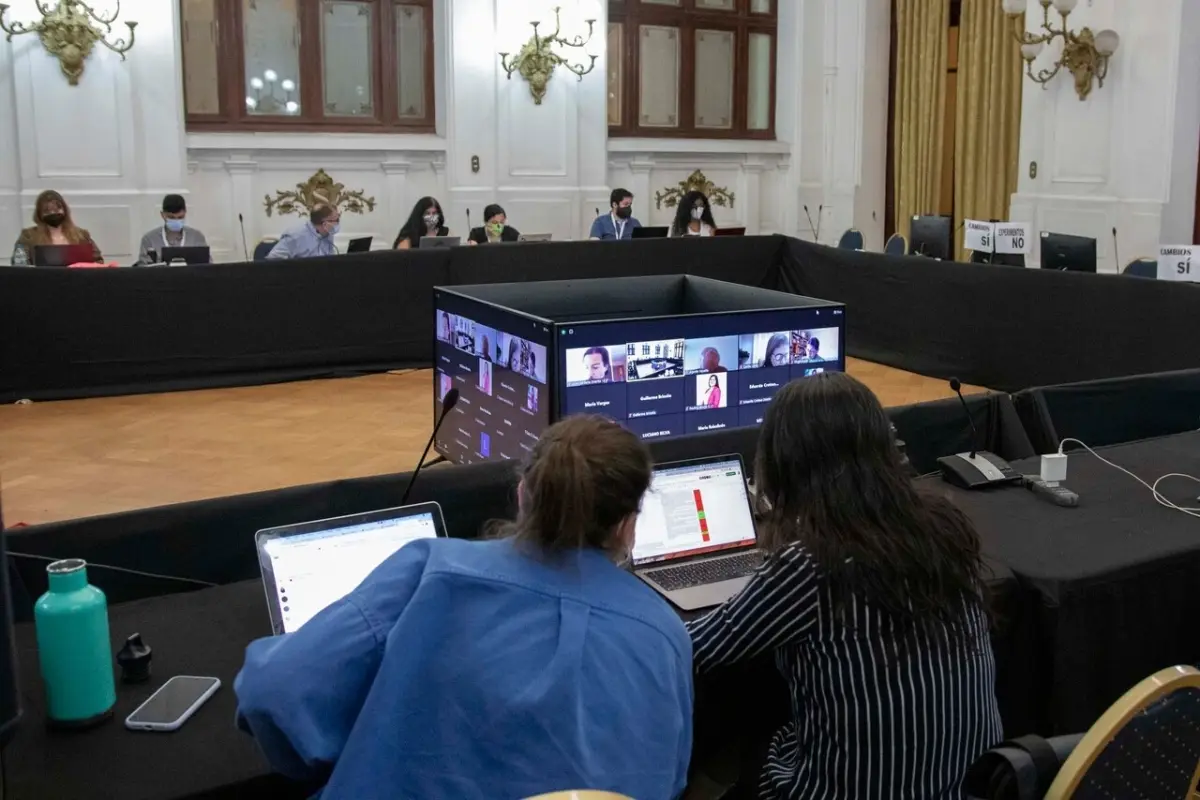 a_uno_1358635-1.jpg, Agencia Uno