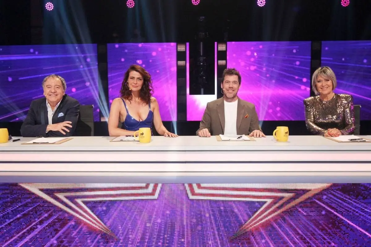 juradostarstruck1_x1x.jpg, 