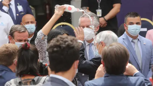 Piñera sufrió la agresión tras ceremonia en La Moneda. Foto: Agencia Uno, Agencia Uno