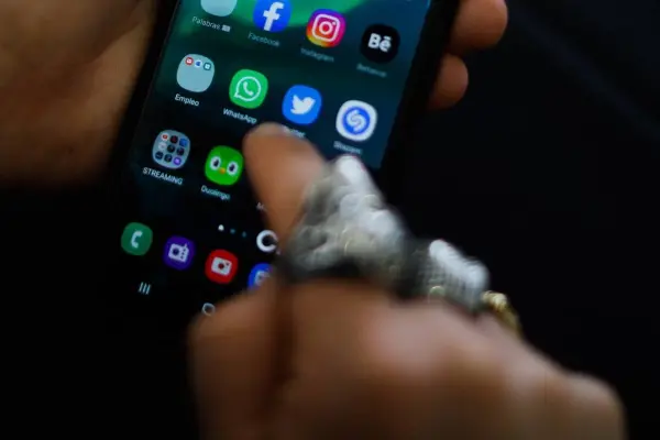 Rusia bloqueó el acceso a Facebook y Twitter ,Agencia Uno