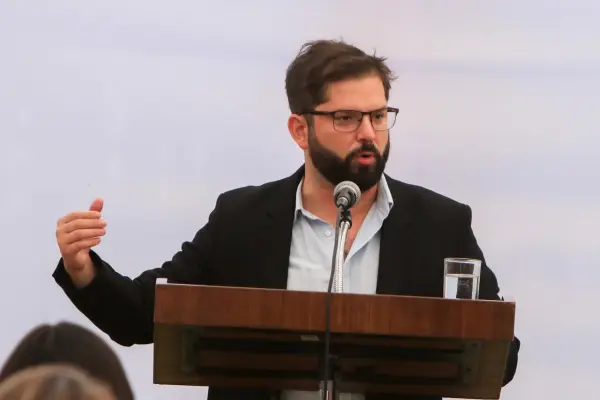 El Presidente electo Gabriel Boric mostró su lado poeta. ,Agencia Uno