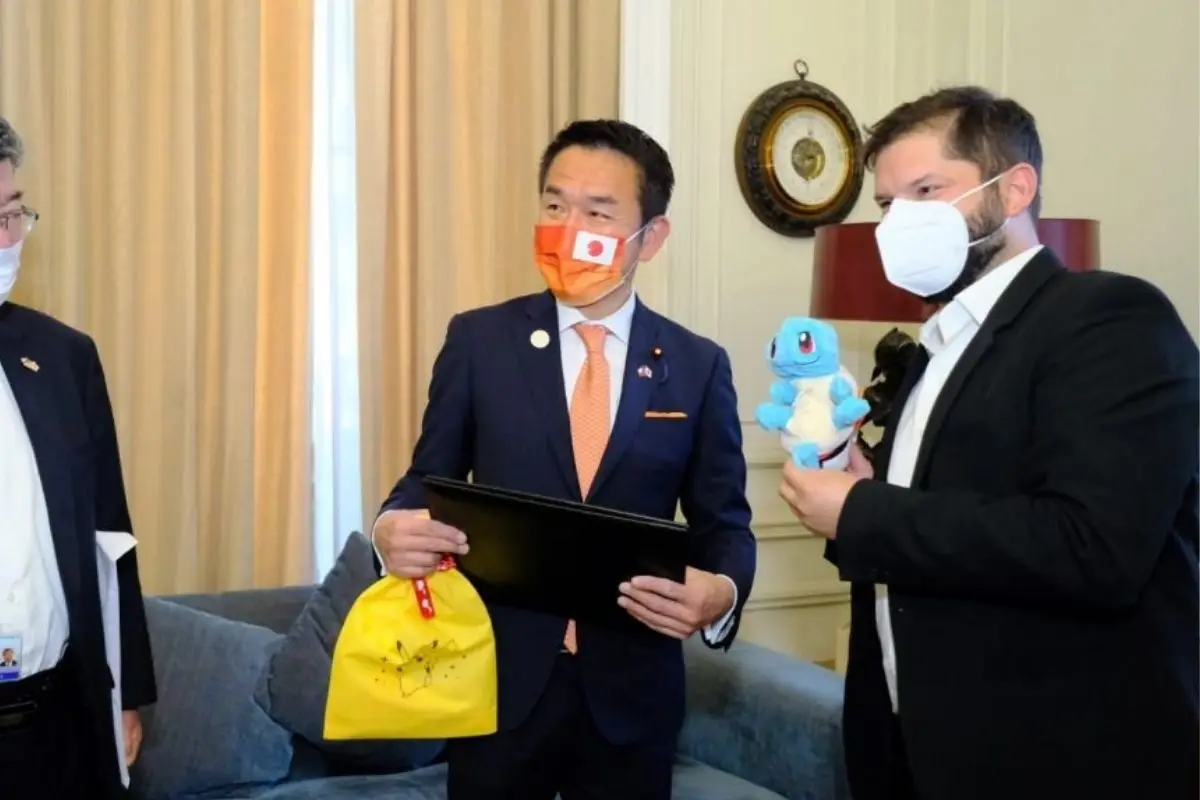 sin_txtulo_x1200x800xpxx_x39x.jpg, Gabriel Boric ahora podrà ser un entrenador pokémon tipo agua. Foto: Presidencia