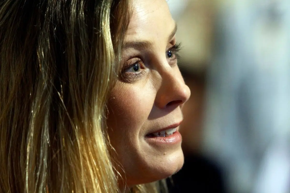 sin_txtulo_x1200x800xpxx_x36x.jpg, Claudia Conserva defendió la escenografía de Milf