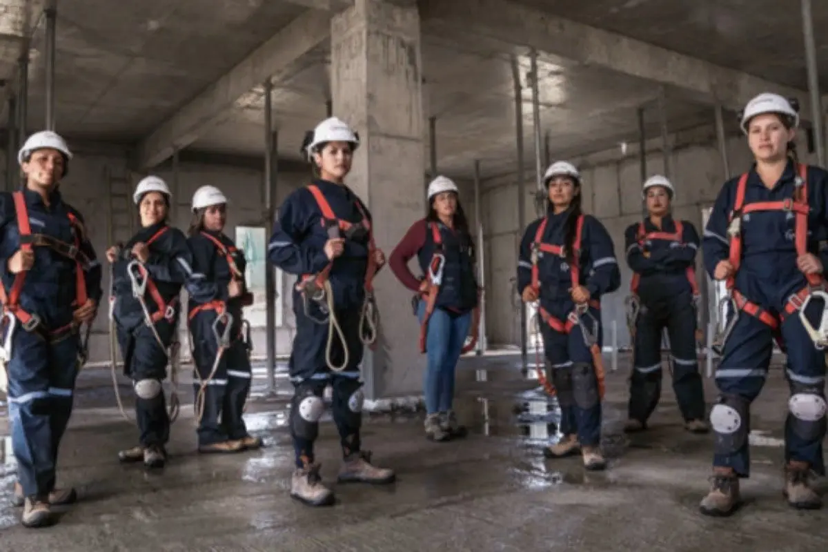 captura_de_pantalla_2022-03-09_a_laxsx_13_32_58.jpg, Construcción de sala cuna está a cargo de sólo mujeres. (FOTO SODIMAC)