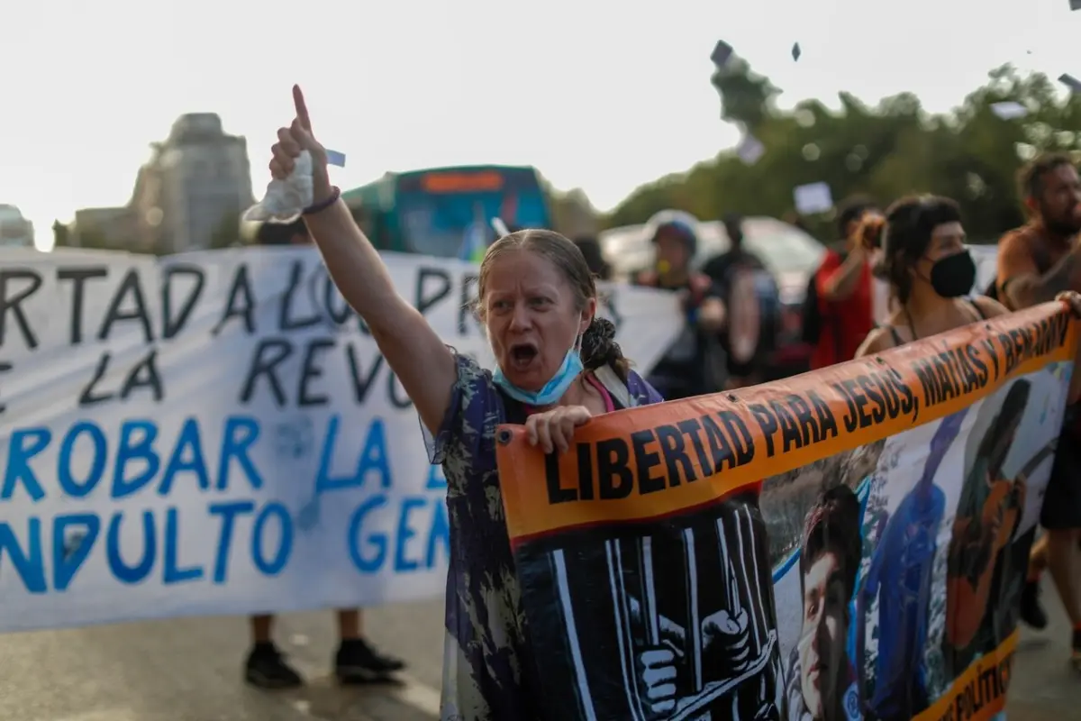 El nuevo Gobierno busca reestablecer la paz social con el retiro de las querellas a los presos de la revuelta. Foto: Agencia Uno, Agencia Uno