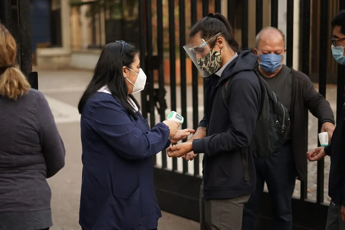 Enrique Paris respondió a las críticas por protocolos de regreso a clases, Agencia Uno