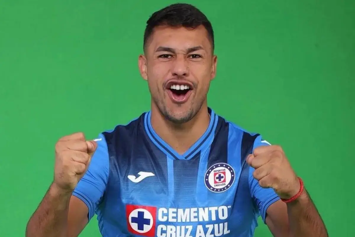 morales.jpeg, Iván Morales sumó minutos en nueva victoria del Cruz Azul