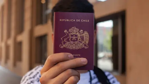 Pasaporte chileno bajará su precio desde este 1 de marzo, Agencia Uno