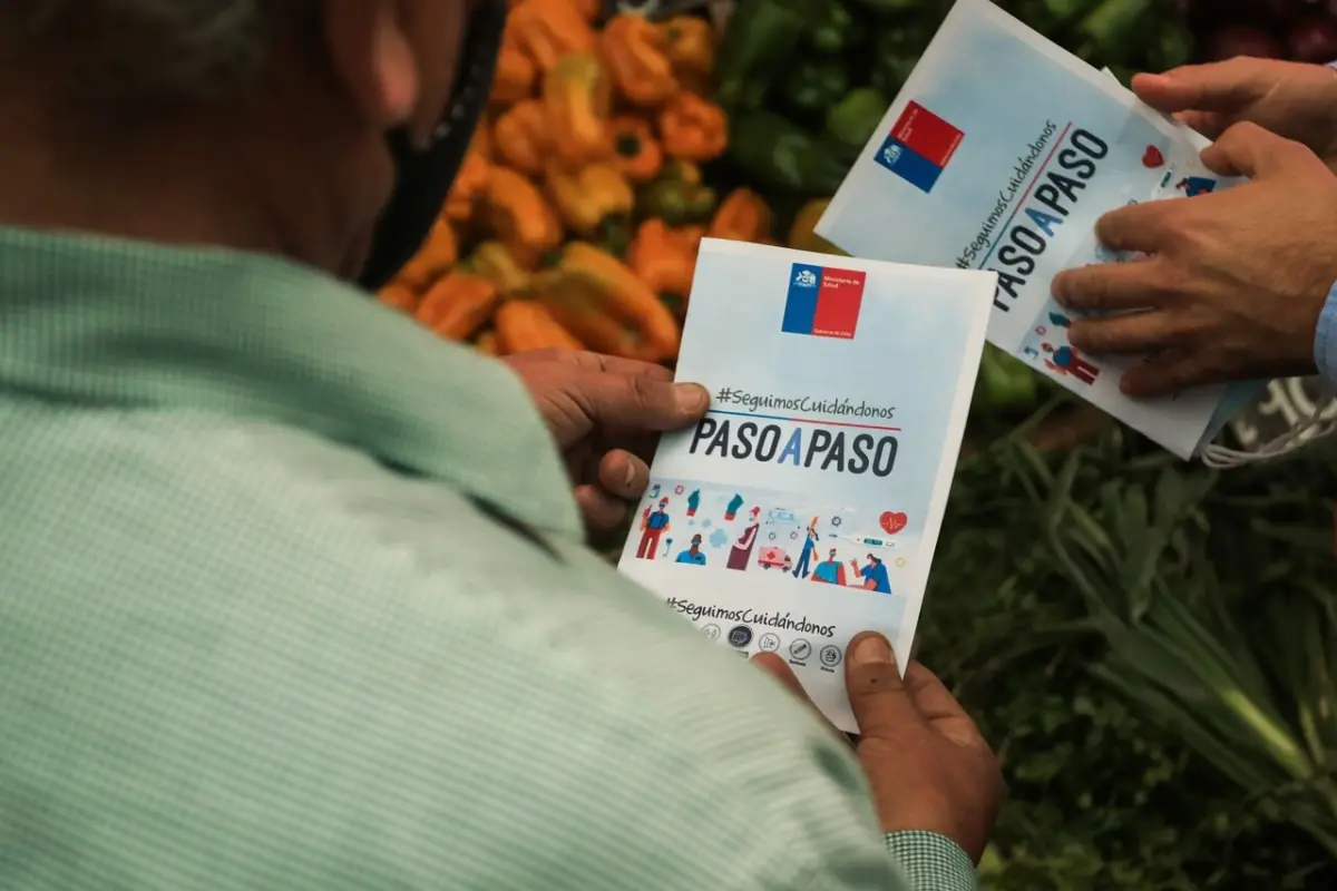 Las 52 comunas de la región Metropolitana retrocedieron en el plan Paso a Paso, Agencia Uno