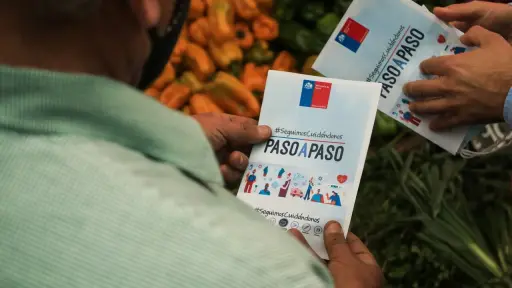 Las 52 comunas de la región Metropolitana retrocedieron en el plan Paso a Paso, Agencia Uno
