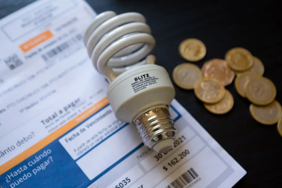 Advierten de una fuerte alza en el precio de las cuentas eléctricas para el segundo semestre. Foto: Agencia Uno., Agencia Uno