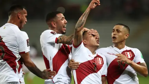 Perú espera atento el fallo de la FIFA, pues la idea es que no jueguen el repechaje. (FOTO:Agencia Uno), Agencia Uno