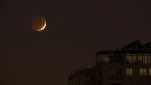 Luna de sangre se podrá apreciar esta noche en todo Chile. Foto: Agencia Uno, Agencia Uno