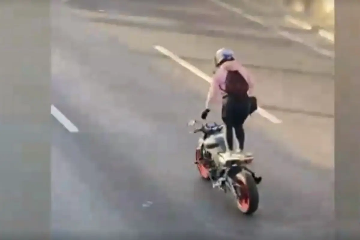 sin_txtulo_x1200_x_800xpxx_-_2022-05-17t000504_714.jpg, Motociclistas pusieron en riesgo su integridad y la de quienes transitaban por la Autopista Central