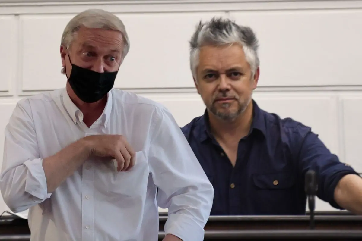 sin_txtulo_x1200x800xpxx_-_2022-05-17t113911_277.jpg, José Antonio Kast subió a Twitter una foto de Jorge Baradit con Nicolás López, lo que provocó una ola de reacciones en redes sociales.