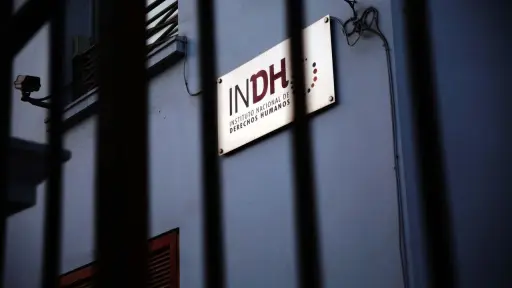 El Instituto Nacional de Derechos Humanos descartó querella por delitos a través de un comunicado. Foto: Agencia Uno., Agencia Uno