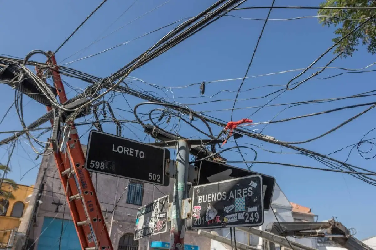 Los sujetos portaban kilos de cable robado, pero aún se desconoce su procedencia. Foto: Agencia Uno, Agencia Uno