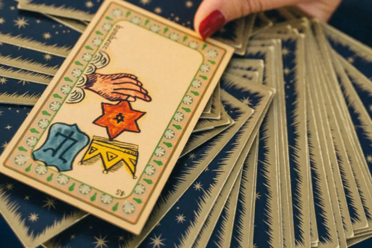 tarot_de_los_arcanos_como_son_sus_lecturas_de_cartas_y_horoscopo_51900_orig-8.jpg, 