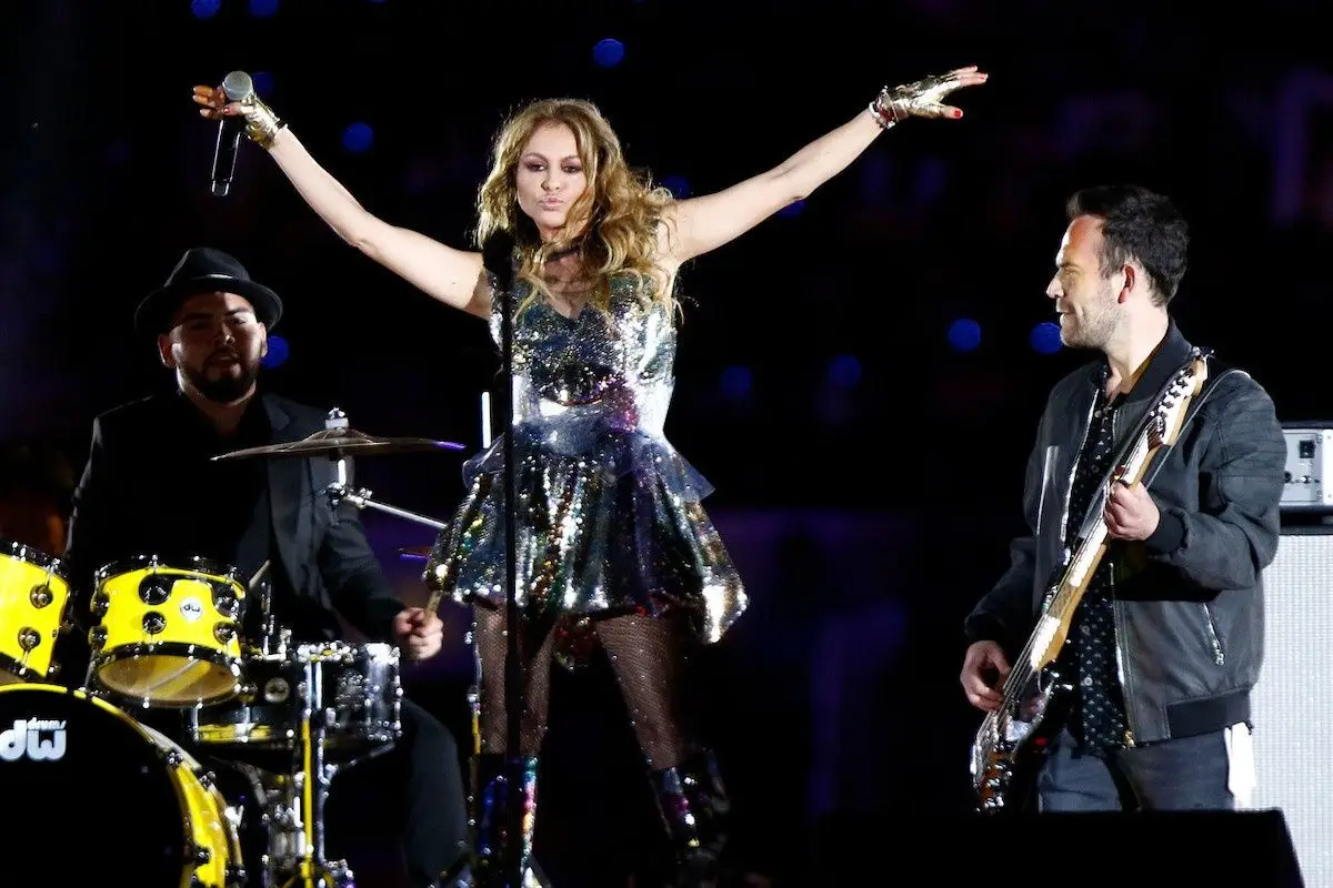 aarr.jpg, Paulina Rubio protagonizó una nueva polémica al acusar haber sido víctima de una agresión sexual en pleno escenario. Foto: Agencia Uno