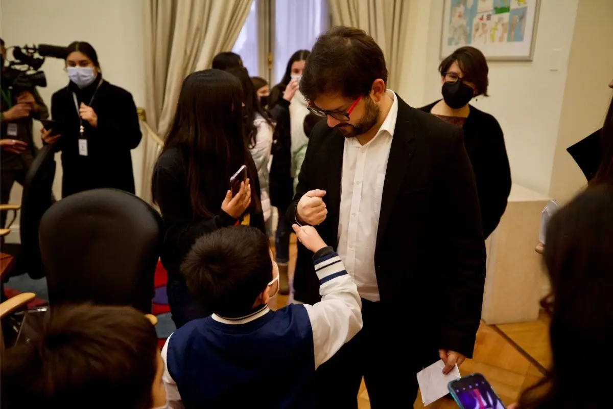 ft2t1bqx0aasma9_x1x.jpg, 