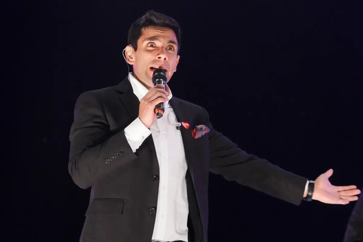 queraltx.jpg, El animador de ''Sabingo'', demostró el gran entusiasmo que siente en este nuevo proyecto televisivo de CHV.