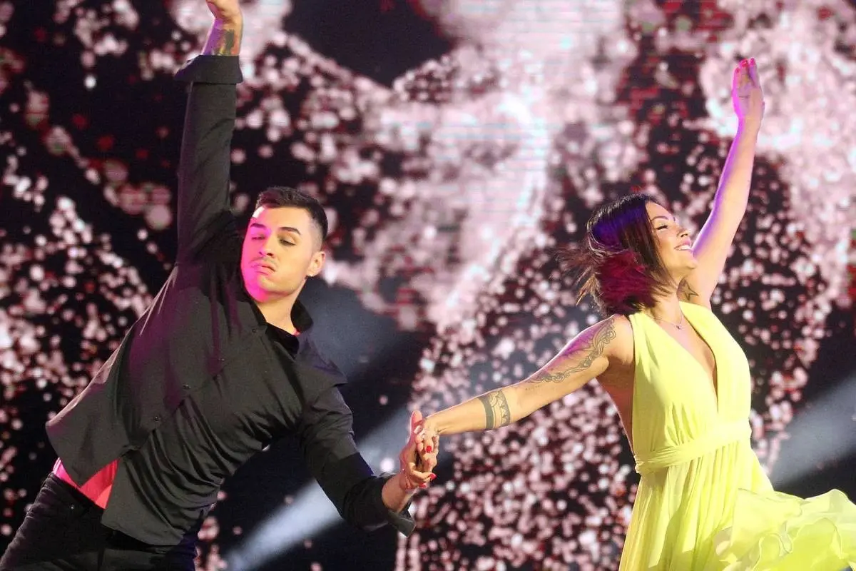 aquxsebaila07_10_x1x.jpg, 