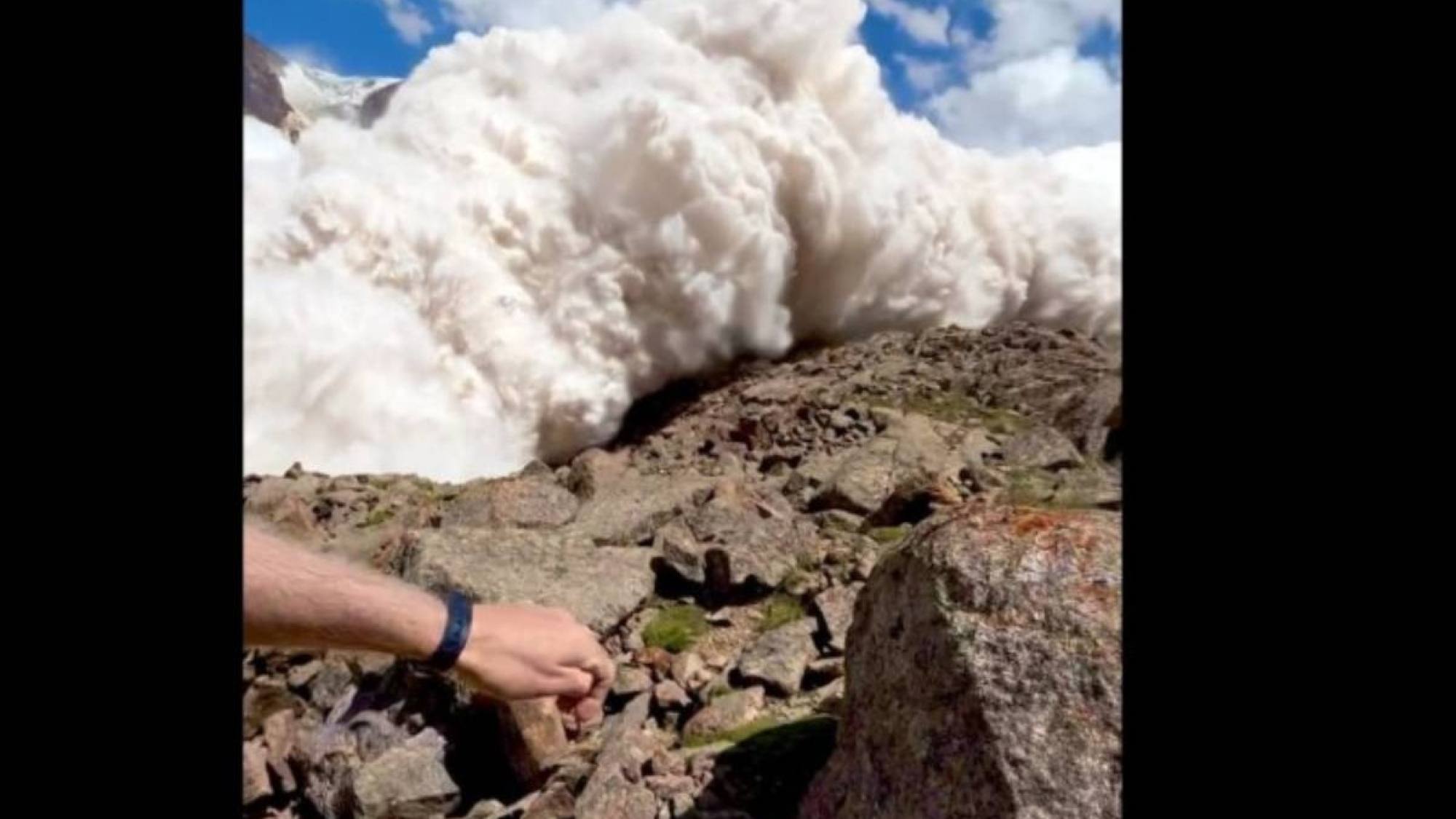Video | Captan momento exacto en que se desprendió un glaciar y generó ...