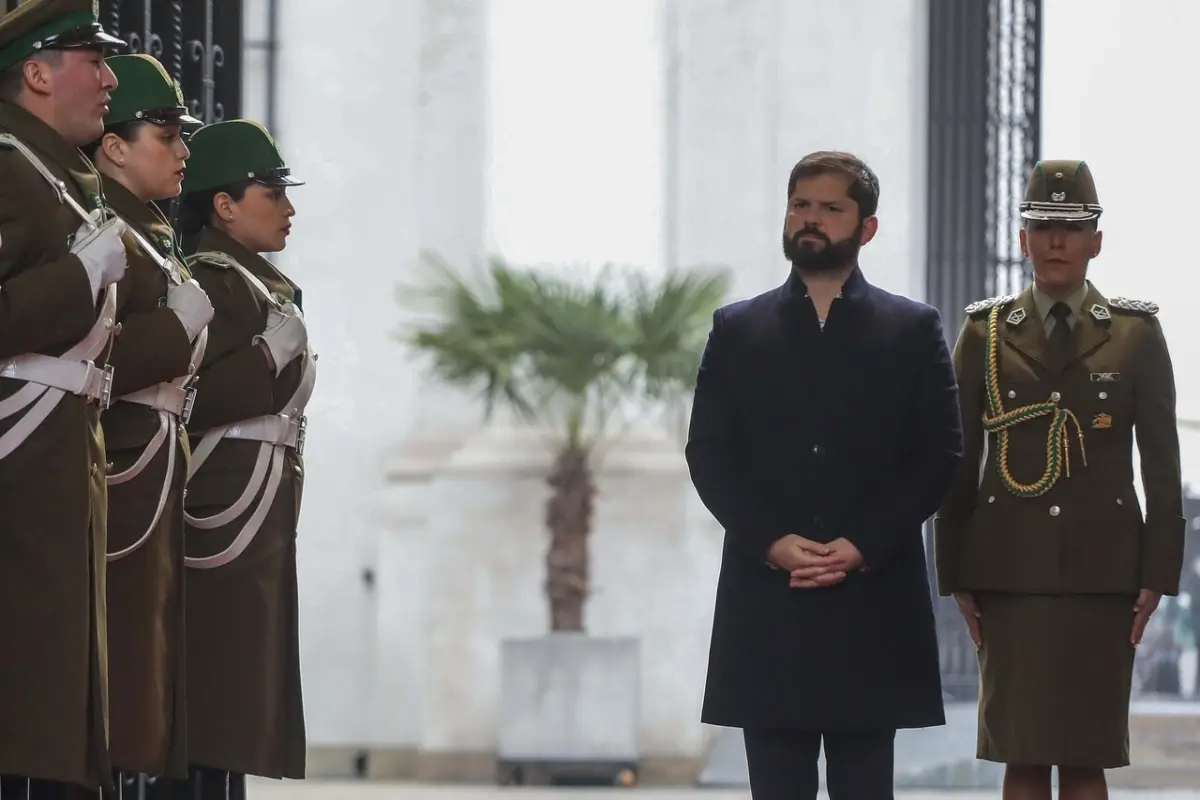 sacar a Gabriel Boric