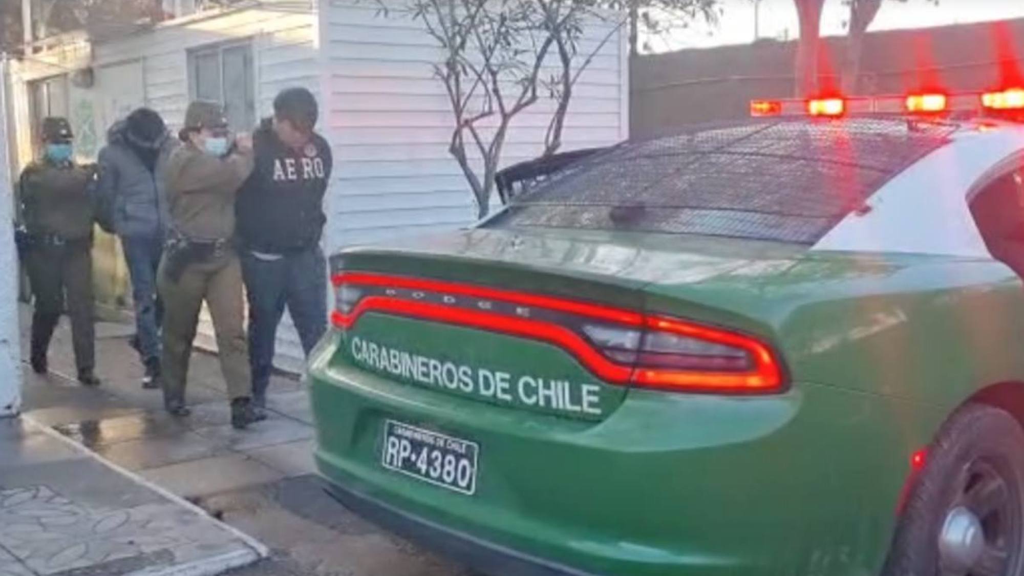 Carabineros detuvo a sujetos que robaron auto de alta gama