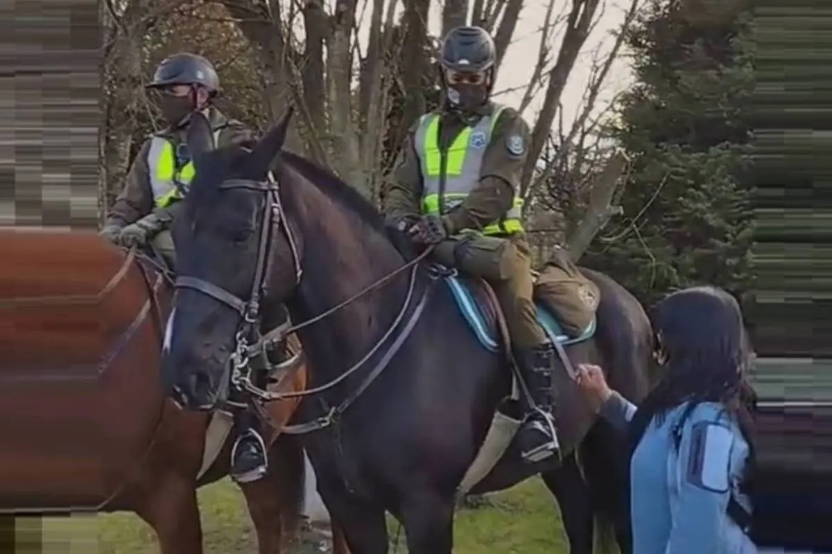 caricia a carabinero