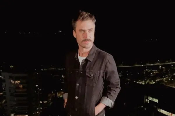 Nicolás Oyarzún tiene nueva pareja